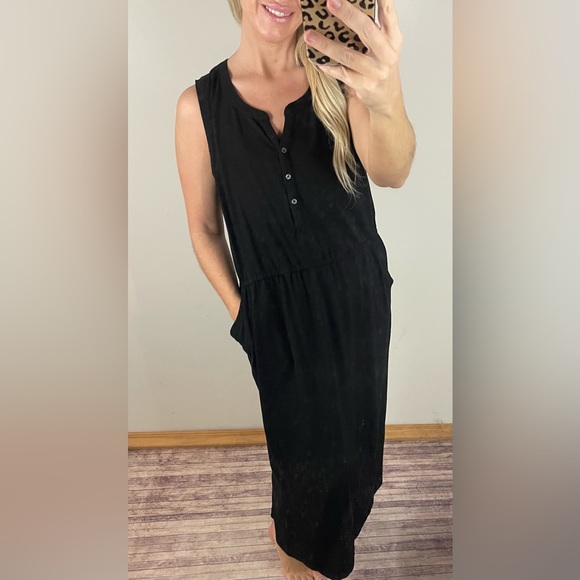 Lands' End Dresses & Skirts - Lands End Sleeveless Black Midi Dress. XL